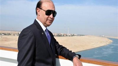 «مميش» يشهد توقيع عقد بناء أكبر كراكاتين في العالم مع شركة IHC الهولندية