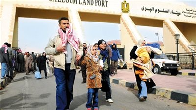 عودة 348 مصريًا ووصول 94 شاحنة من ليبيا عبر منفذ السلوم خلال 24 ساعة