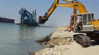 هيئة قناة السويس تطلب قرضًا بـ300 مليون يورو لشراء «حفارين»