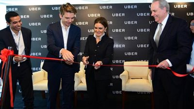 «سحر نصر» تفتتح أول مراكز «أوبر» للخدمة المتميزة فى الشرق الأوسط