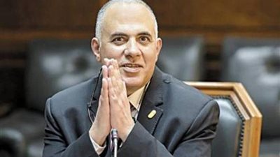 وزير الري يتفقد مشروع قناطر أسيوط الجديدة