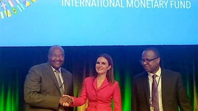 رسمياً.. د.سحر نصر تتسلم رئاسة التجمع الأفريقى لعام 2018 خلال اجتماعات البنك الدولى