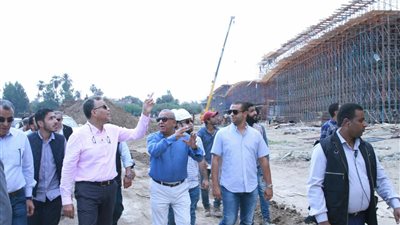 بالصور.. وزير النقل في جولة تفقدية بالطريق الدائري الإقليمي