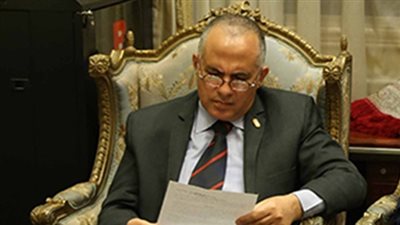 وزير الري يتلقى تقريرًا بتعديات نهر النيل