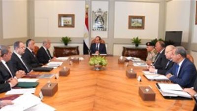 «السيسى» يبحث مع  الوزراء والمسئولين نتائج زيارته للعاصمة الإدارية