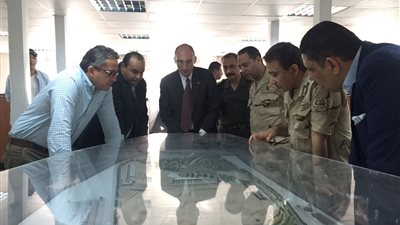 «محلب» و«العناني» يتفقدان مشروعي تطوير هضبة الأهرامات والمتحف الكبير