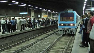  إدارة مترو الأنفاق ترفع شعار «هنشجع مصر» وتحتفل بالصعود لكأس العالم