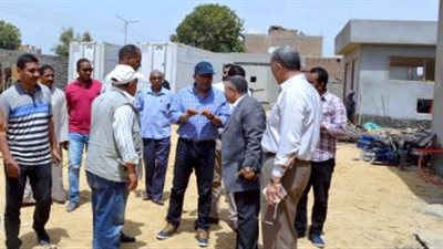 محافظ الأقصر يتفقد أعمال رصف ميدان صلاح الدين استعداداً للموسم السياحى