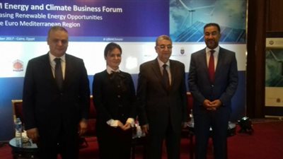 سحر نصر تعلن توقيع اتفاقية لإنشاء محطتي طاقة شمسية بـ«بنبان» بتكلفة 150 مليون دولار