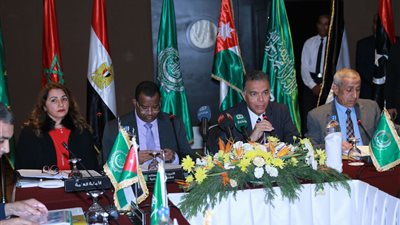 «عرفات» يترأس اجتماع المكتب التنفيذى لمجلس وزراء النقل العرب