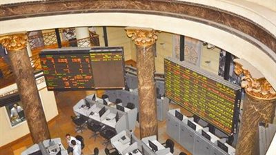 تباين أداء مؤشرات البورصة بمنتصف تعاملات اليوم 