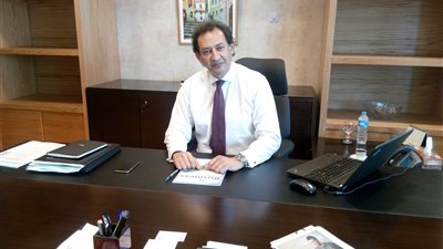 «الأهلي» يتيح سداد المستحقات الضريبية ومصروفات طلبة الجامعات إلكترونيًا