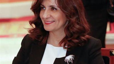 «نبيلة مكرم»: تشكيل لجنة للتواصل مع المقيمين بالخارج والترويج للمشروعات