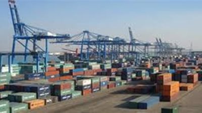 ميناء دمياط يستقبل 10 سفن حاويات وبضائع خلال 24 ساعة