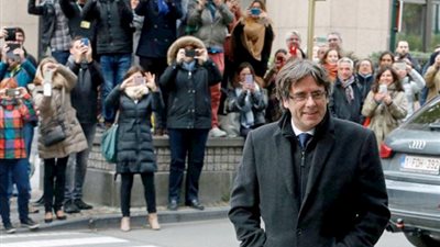 رئيس إقليم كتالونيا المقال وعدد من مستشاريه يسلمون أنفسهم للشرطة البلجيكية