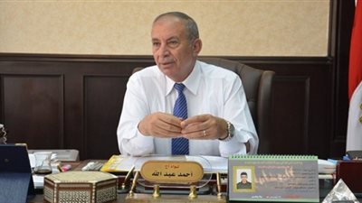 محافظ البحر الأحمر يجتمع بوفد أجنبي لبحث فرص الاستثمار بالمحافظة