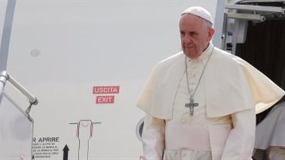 بابا الفاتيكان يلتقى زعيمة ميانمار أونج سان سوتشى فى 