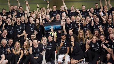 بالصور.. مرسيدس تتوج ببطولة العالم لفورمولا1 لعام 2017