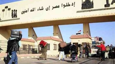 عودة 106 مصريين ووصول 128 شاحنة من ليبيا عبر منفذ السلوم خلال 24 ساعة