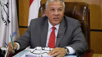 ميناء دمياط يبحث فرصًا استثمارية مع بنك التنمية وإعادة الإعمار الأوروبى 