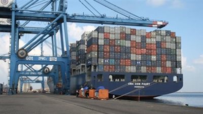 ميناء دمياط يستقبل 9 سفن حاويات وبضائع خلال 24 ساعة