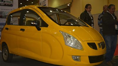 بالصور.. سقطة للهيئة العربية للتصنيع بالقمة السنوية الرابعة للسيارات