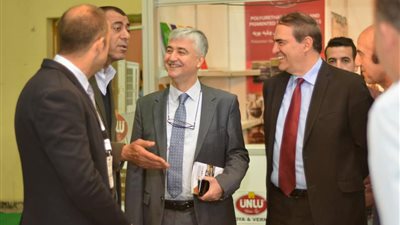 شاهد.. السفير التركي يزور معرض القاهرة الدولي للأخشاب