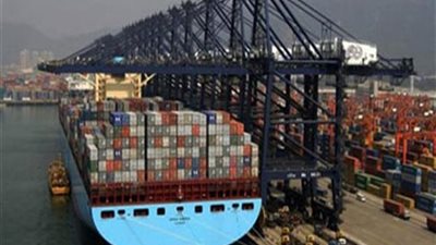 ميناء دمياط يستقبل ١٠سفن للحاويات والبضائع العامة