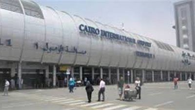 جولة تفقدية لوزيرة الطيران الغانية بمطار القاهرة الدولي