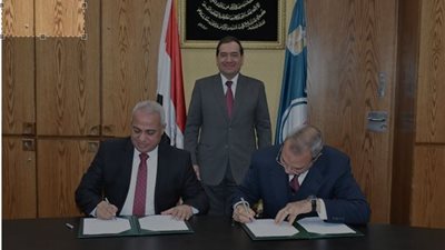 بروتوكول تعاون بين «صندوق التنمية» و«التعاون للبترول» بـ«قنا» لإنشاء محطات تموين