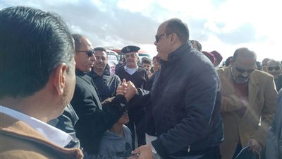 بدء صرف تعويضات مشروع «جرجوب» للأهالى بحضور محافظ مطروح 