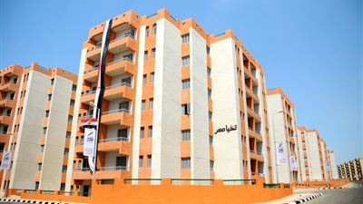 «الإسكان»: غدًا بدء نقل باقى سكان الـ129 عمارة غير الآمنة بالقطامية إلى الأسمرات