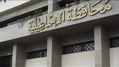 محافظ الإسماعيلية يسلم عقود الدفعة الثانية للإسكان البديل لـ 46 أسرة