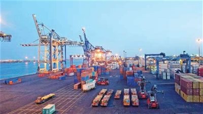 وصول وسفر 1872 راكب وتداول 578 شاحنة بموانى البحر الأحمر 