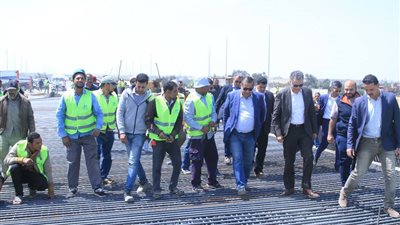 شاهد.. وزير النقل يتفقد أعمال تنفيذ «القوس الشمالي الغربي» بالدائرى الإقليمى