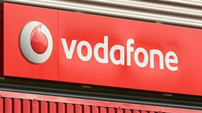 «فودافون مصر» تطلب موافقة «القومى للاتصالات» لمد كابلات الفايبر 