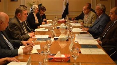  وزيرا قطاع الأعمال العام والزراعة يبحثان سبل النهوض بزراعة القطن 