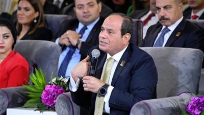  السيسي: لو لم نتخذ الإجراءات الصعبة لاضطررنا إلى «السلف» وخدمة الدين