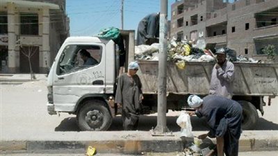 «المنيا» تقر غرامة 15 ألف جنيه لكل سيارة تلقي مخلفات بالمياه والطرق