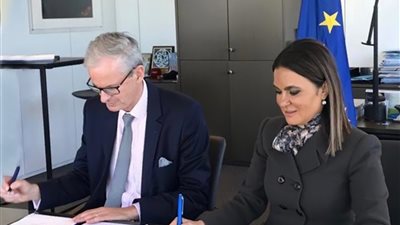 مصر توقع اتفاقية بـ135 مليون يورو لتوفير فرص عمل للشباب والمرأة 