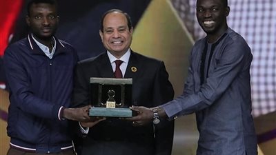 صور... تفاصيل تكريم الرئيس السيسي للفائزين بمسابقة كأس افريقيا للتطبيقات والألعاب الإلكترونية