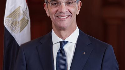 وزير الاتصالات :عملاء المحمول يمكنهم التنقل بنفس الرقم بين المشغلين إبتداء من غداً 