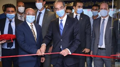 صور.... وزيرا العدل والاتصالات يفتتحان مكتب التوثيق المميز بمول 